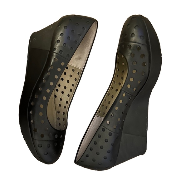 kenneth cole reaction cutout wedges - Picture 4 of 6